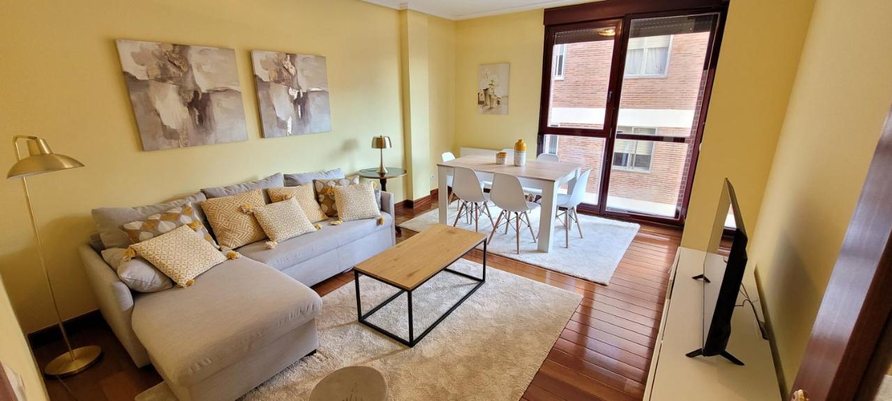 Cozy Yellow Home In Getxo Bagian luar foto